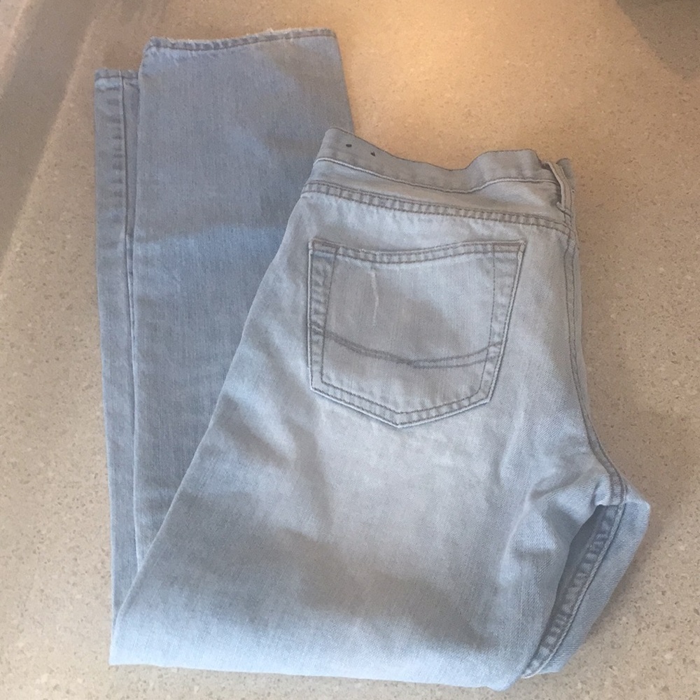 Bull Head Distressed Jeans - Picture 7 of 9